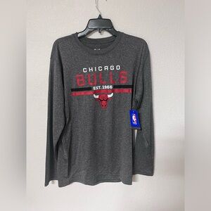 Chicago Bulls Men’s brand new long sleeve shirt.